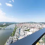 Eurovea Tower By Ellements- Castle View Apartment *