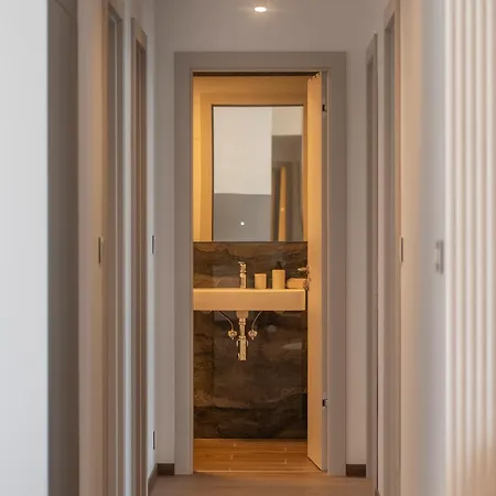 Eurovea Tower By Ellements- Castle View Bratislava