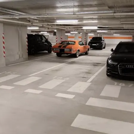 Eurovea Tower By Ellements- Castle View アパート ブラチスラヴァ